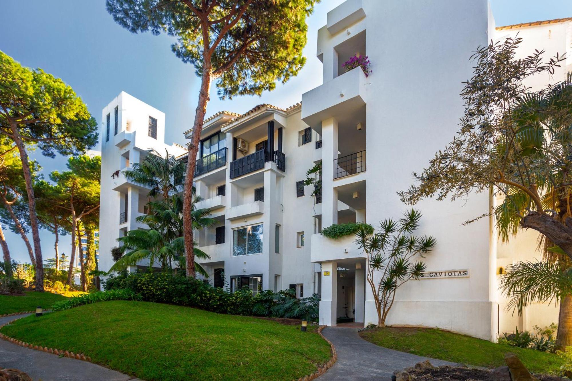 Ideal In Marbella, Near Nikki Apartemen Marbella
